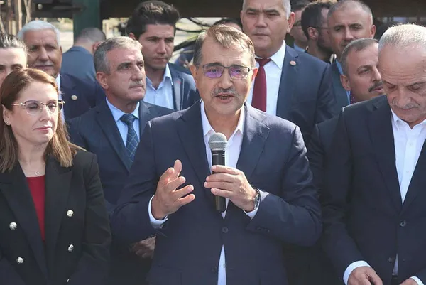 bakan-fatih-donmezden-flas-elektrik-uretimi-aciklamasi-yuzde-60i-yerli-kaynaktan-1663836449161.jpg Bakan Fatih Dönmez'den flaş elektrik üretimi açıklaması: Yüzde 60'ı yerli kaynaktan...-2