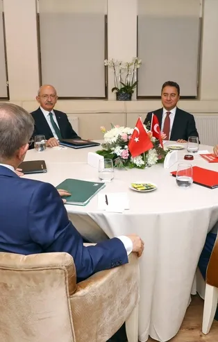 6'lı masada yeni kopmalar olacak mı? Babacan masayı dağıttı mı? Kılıçdaroğlu ve İmamoğlu kavgasında son perde...