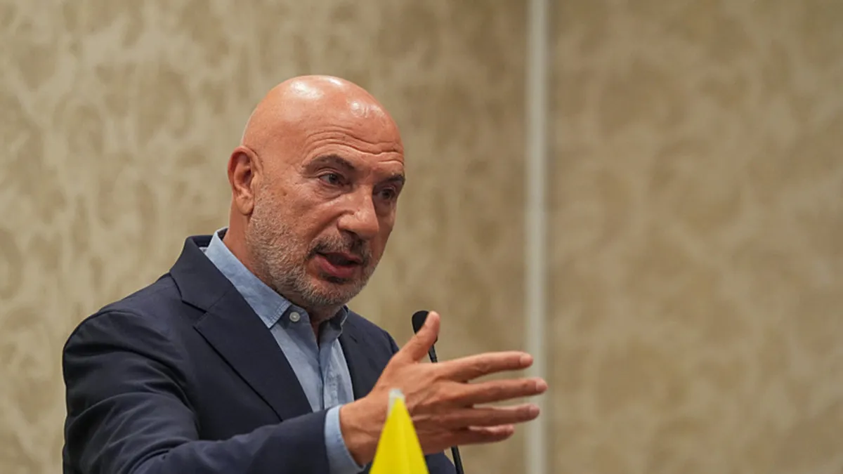 Hakan Bilal Kutlualp'in listesi belli oldu