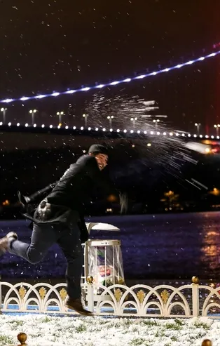 İstanbullular kar yağışının keyfini çıkardı