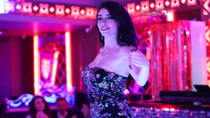 inci-tanelerinde-elem-keder-bitmek-bilmiyor-once-yaprak-dokumu-oldu-derken-simdi-de-1714829553265.jpg İnci Taneleri'nde elem keder dinmiyor! Önce yaprak dökümü oldu derken şimdi de...-6