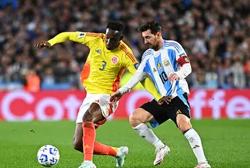 Galatasaray’a Jhon Lucumi transferinde dev rakip!