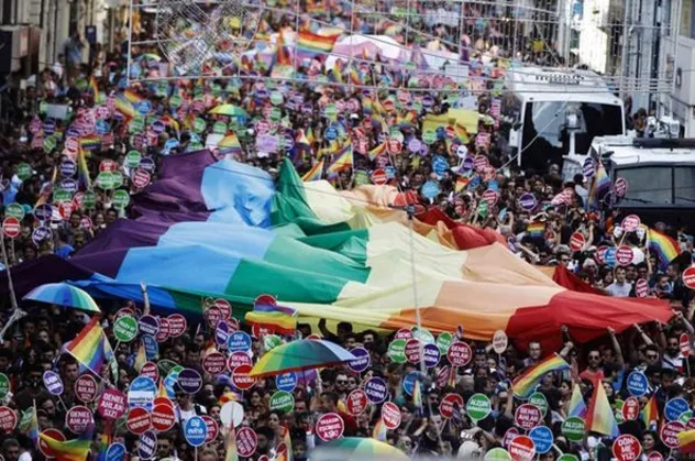 CHP'li İBB'den belediye personeline zorunlu LGBT eğitimi! Katılmayanlara idari yaptırım tehdidi var