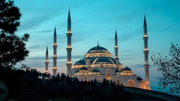 istanbul-ankara-izmir-il-il-cuma-namazi-vakitleri-12-agustos-2022-cuma-namazi-saat-kacta-1660222573021.jpg İstanbul, Ankara, İzmir il il cuma namazı vakitleri! 12 Ağustos 2022 Cuma namazı saat kaçta?-1