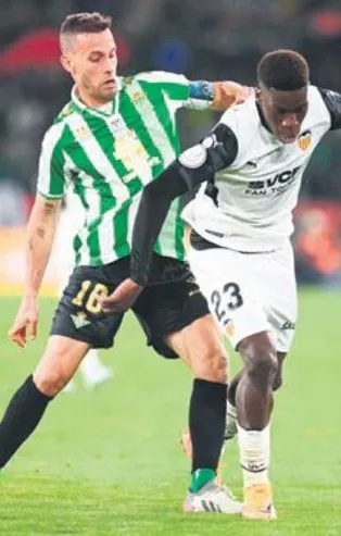 Orta sahayı güçlendirmek isteyen Fenerbahçe Ilaix Moriba için harekete geçti