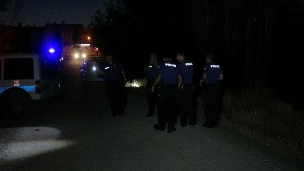 Malatya'da akşam saatlerinde sokakta yürüyen adama pompalı silahla saldırı!-3