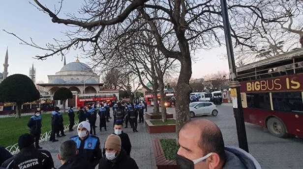 CHP'li İBB’nin otobüsünde alkol tüketiminin yasak olduğu Sultanahmet Meydanı'nda alkol skandalı-3