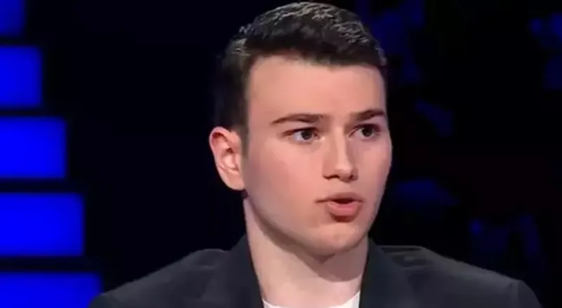 milyonerde-5-milyon-liralik-odulu-kazanan-berk-goktasin-eline-ne-kadar-para-gececek-vergi-kesintilerinden-sonr-1711366037506.jpeg Milyoner'de 5 milyon liralık ödülü kazanan Berk Göktaş'ın eline ne kadar para geçecek? Vergi kesintilerinden sonra ne kadar kalacak?-4