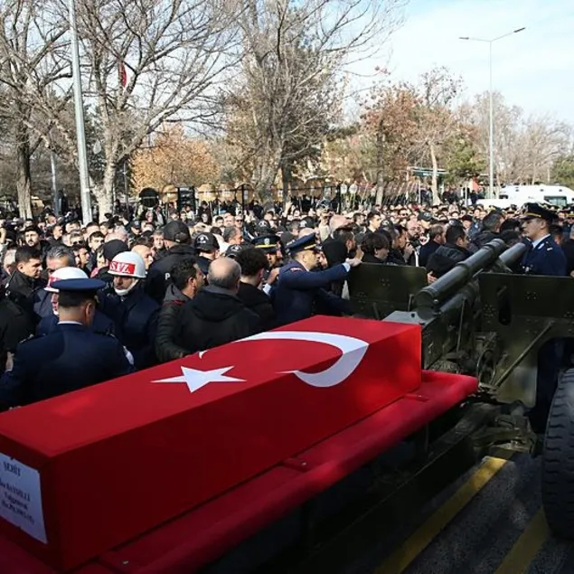 Yakınları tabutu başında gözyaşı döktü!