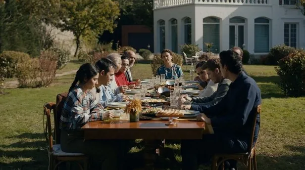 ates-kuslari-atv-canli-izle-3-kasim-2023-ates-kuslari-29-bolum-kesintisiz-sifresiz-full-hd-atv-canli-izle-ekra-1699033209530.jpeg 3 Kasım 2023 Ateş Kuşları 29. bölüm kesintisiz, şifresiz, full HD ATV izle! ATEŞ KUŞLARI ATV İZLE!-3