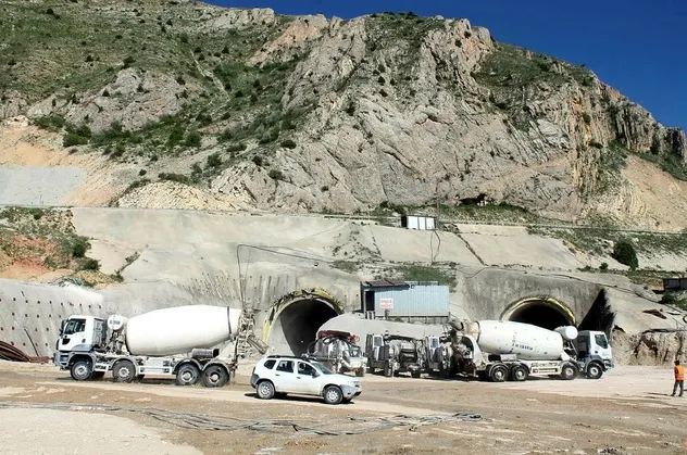 Kop Tüneli'ndeki kazı işleminin yüzde 58'i tamamlandı! O mesafe 15 dakikaya düşecek