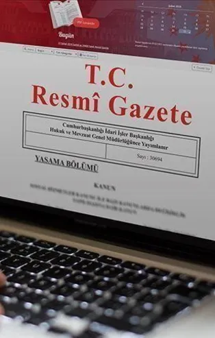 Son dakika: Hakim ve savcıların görevde yükselmeleri kararı! İsim listeleri Resmi Gazete'de yayımlandı