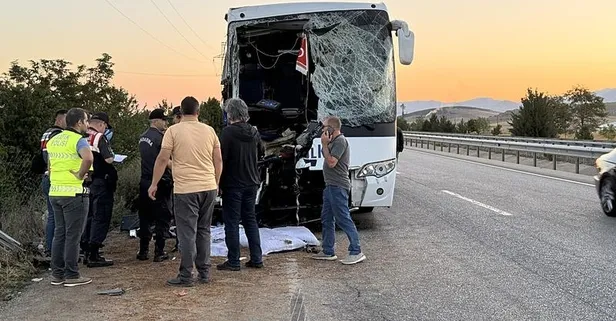 Afyonkarahisar'da feci kaza: Yolcu otobüsü ile kamyonun çarpıştı! Ölü ve yaralılar var