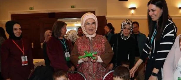 Emine Erdoğan AK Partili kadınlarla bir araya geldi