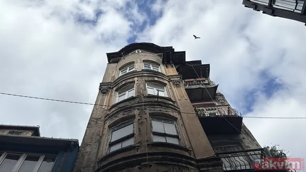 İngiliz John Paul Goss Beyoğlu’nda misafir kaldığı evde ölü bulundu: Kolunda kemer yanında şırınga! "Profesör" iddiası - 12