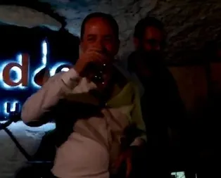 CHPli Belediye Başkanı Recep Gürkanın darbenin şerefine kadeh kaldırdığı görüntüleri ortaya çıktı