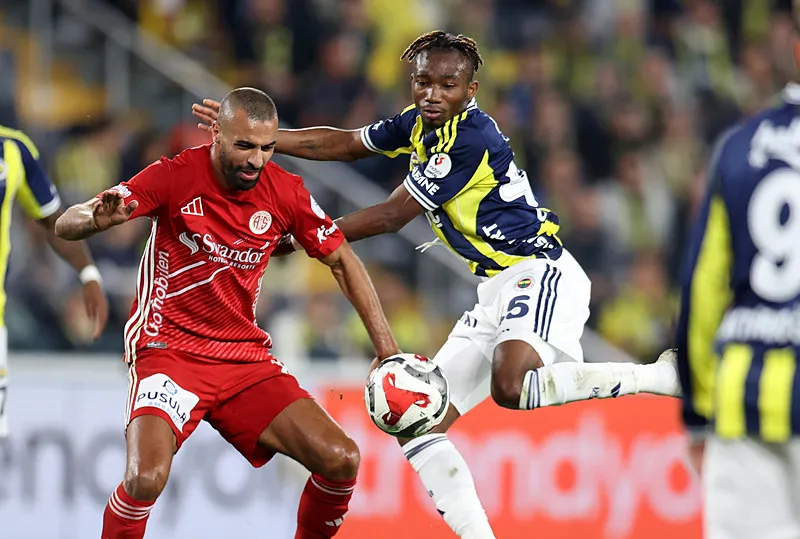 Nene Fenerbahçe’de rekorla başladı!