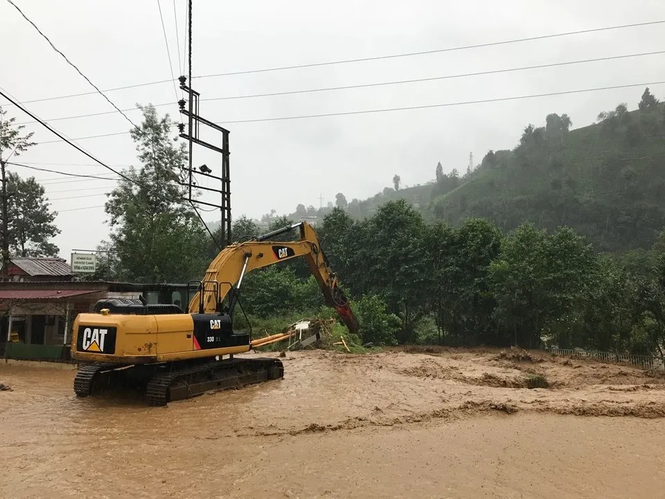 Rize’yi sel vurdu! Evleri su bastı  - 9