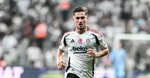 Taraftarlar Giovanni van Bronckhorst’a çağrıda bulundu: Semih Kılıçsoy neden oynamıyor?