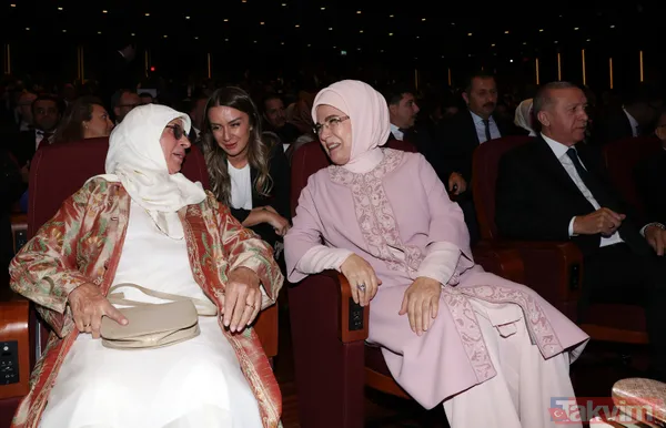 SON DAKİKA: Başkan Recep Tayyip Erdoğan Yusuf İslam'ın (Cat Stevens) Beştepe'deki konserini izledi! Yusuf İslam Erdoğan'a gitarını hediye etti - 10