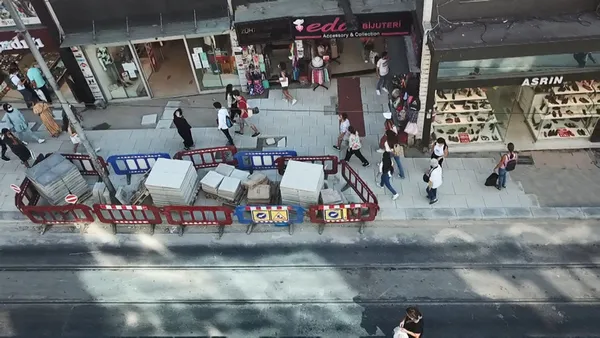 1599556150081.jpg İstanbullu'nun bitmeyen çilesi! CHP'li İBB haftalardır bir kaldırım taşını dahi döşeyemedi-5