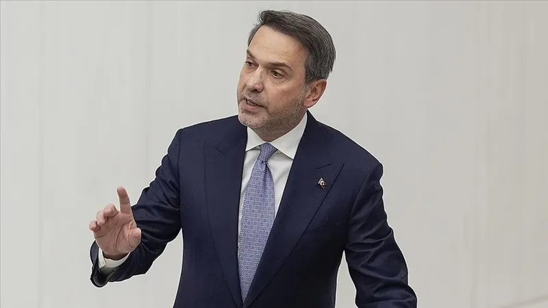 bakan-bayraktar-turkiyenin-yer-alti-servetini-acikladi-10-bin-ton-altin-rezervimiz-var-parasal-karsiligi-ne-ka-1770826450668.jpeg Bakan Bayraktar Türkiye'nin yer altı servetini açıkladı: 10 bin ton altın rezervimiz var | Parasal karşılığı ne kadar?-4