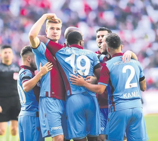 Muhteşem 45'lik! Trabzonspor, Antalya’yı ilk yarıda bulduğu gollerle mağlup etti-2