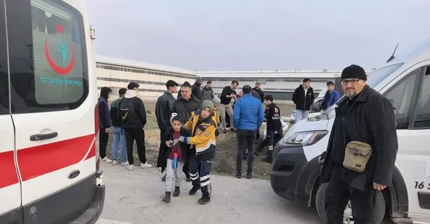 Bursa’da feci kaza! Servis minibüsü ile otomobil çarpıştı: 10 kişi yaralandı