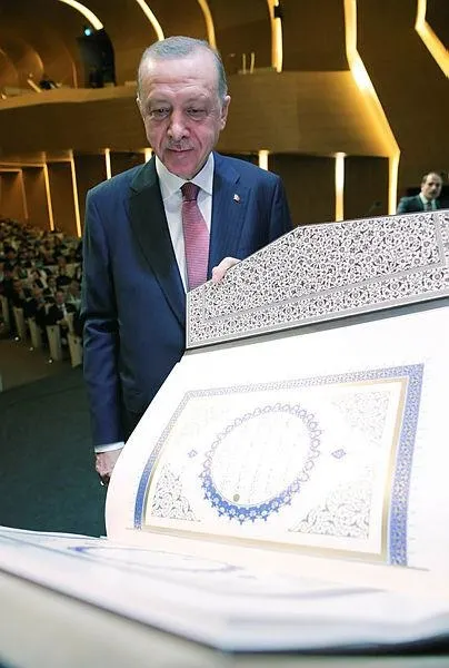 7 yıl süren çalışmalar sonucu hazırlanan İstanbul Mushafı, Çamlıca Camisi'nde Başkan Erdoğan'ın katıldığı törenle tanıtıldı-6