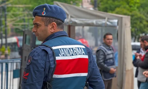 jandarma-sozlesmeli-personel-alimi-basvurusu-jandarma-genel-komutanligi-memur-ve-sozlesmeli-personel-alimi-sartlari-nelerdir-1609142302616.jpg JGK sözleşmeli personel alımı başvurusu! Jandarma Genel Komutanlığı memur ve sözleşmeli personel alımı şartları nelerdir?-5