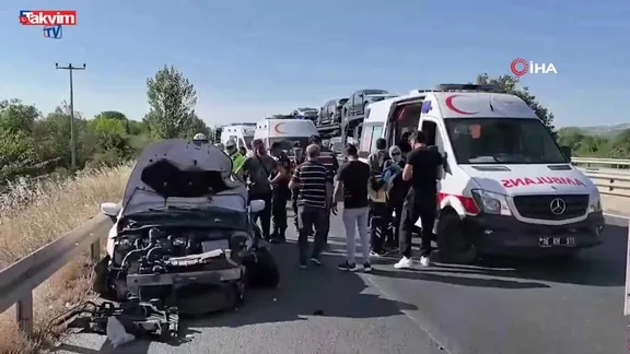 Bursa’da otomobil traktöre çarptı: 1 yaralı
