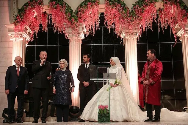 Başkan Erdoğan, Ardan Küçük ile Kübra Yeşildağ çiftinin nikah şahidi oldu