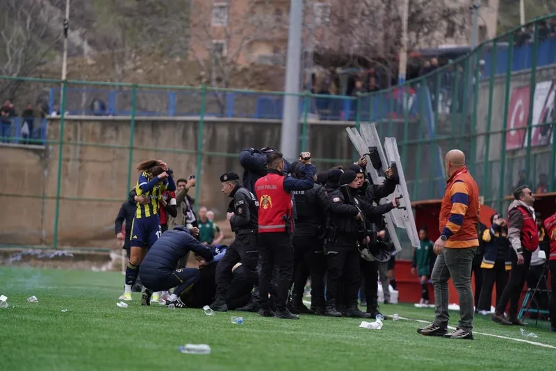 Fenerbahçe'den Hakkari'deki saldırı sonrası açıklama! "Kabul edilemez"-3