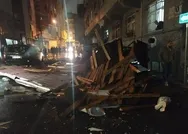 Son dakika: Meteoroloji uyarmıştı! İstanbulda beklenen fırtına başladı! Çatılar uçtu, vatandaşlar zor anlar yaşadı...