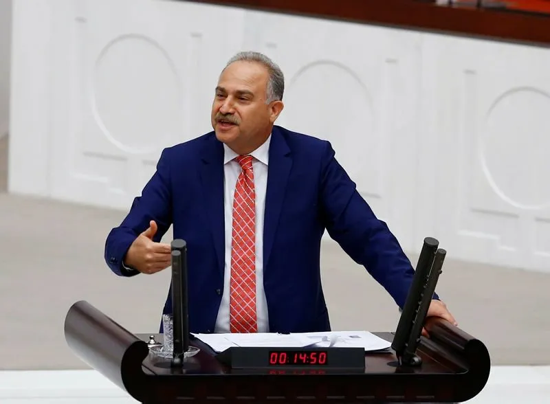 CHP, yine FETÖ'ye kalkan oldu