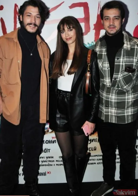 Afra Saraçoğlu ile Mert Ramazan Demir teknede dudak dudağa yakalandı! Yılın aşkından ilk görüntü ortalık yıkıldı Yalı Çapkını aşıkları... - 16