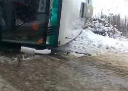 Yolcu otobüsü devrildi: 28 yaralı