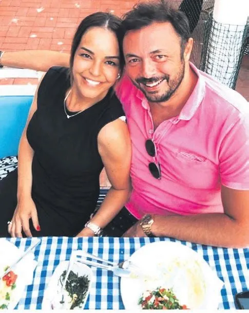bengu-ve-selim-selimoglu-evliligine-nazar-degdi-bengu-gozyaslarina-hakim-olamadi-1695503117057.jpeg