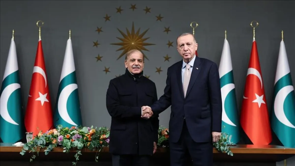 Başkan Erdoğan Pakistan Başbakanı Şahbaz Şerif ile görüştü