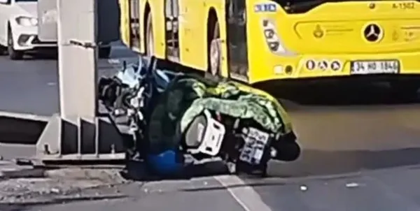 e-5te-sabah-faciasi-arkadasiyla-bulusmak-icin-motokurye-cagirdi-karistigi-kaza-sonu-oldu-bacaklari-koptu-bazi-1698096290023.jpeg E-5'te sabah faciası! Arkadaşıyla buluşmak için motokurye çağırdı karıştığı kaza sonu oldu: Bacakları koptu, bazı iç organları dışarı çıktı-2