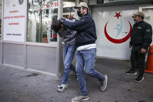 taksimdeki-kanli-saldiri-cevapsiz-cagri-detayi-terorist-ahlam-albashir-amcami-iki-kez-aradi-1669019200216.jpg Taksim'deki kanlı saldırı! Cevapsız çağrı detayı: Terörist Ahlam Albashir, 'Amcam'ı iki kez aradı-10