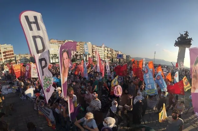 CHP ve HDP’den İzmir'de ortak miting! Kandil'e "seçimlerde kol kolayız" mesajı verdiler