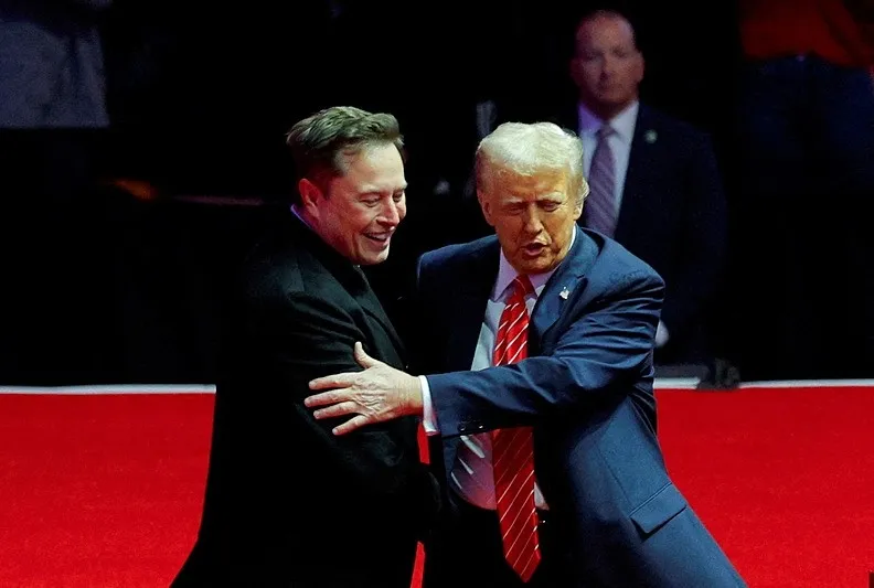 Elon Musk görevden ayrılıyor