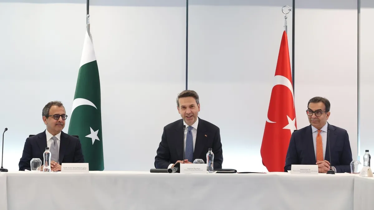 Türkiye'den Pakistan'a enerji desteği! 3 yeni anlaşma imzalandı