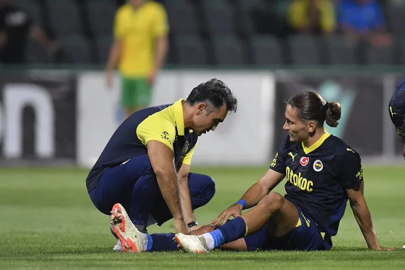 Fenerbahçe'de Altay Bayındır'ın ardından bir isme daha yol göründü! - 15