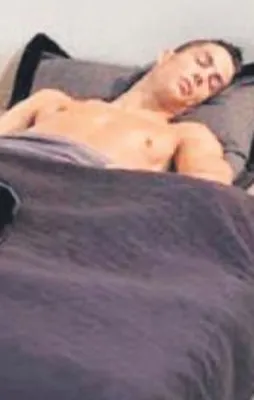 Uykusu bile 90 dakika