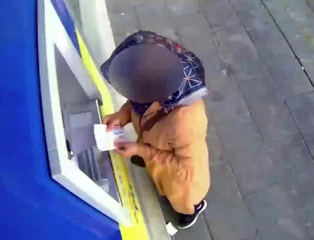 fetonun-kasa-evine-operasyon-balya-balya-paralar-ele-gecirildi-1666261843507.jpeg FETÖ'nün kasa evine operasyon: Balya balya paralar ele geçirildi-7