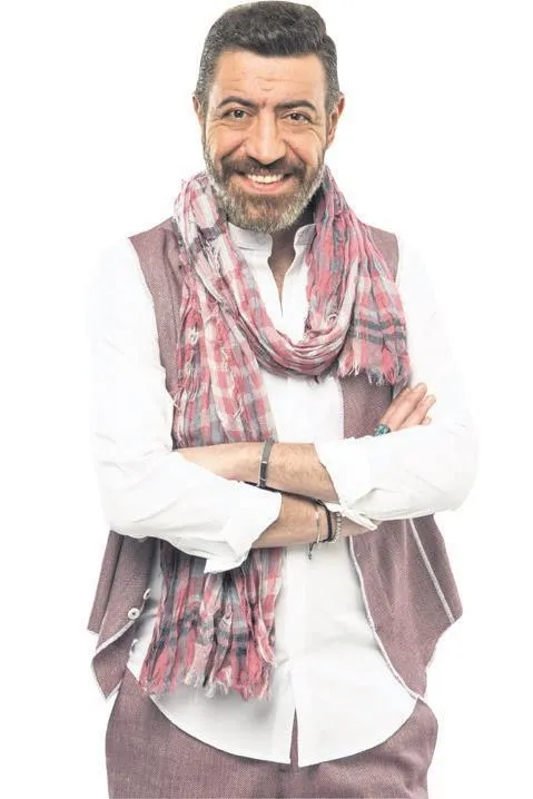 1603664278235.jpeg Süperstar Ajda Pekkan adının aşk dedikodularına karıştığı şarkıcı Hakan Altun'un şarkısını seslendirdi-1