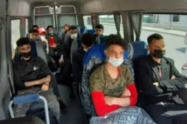 İstanbul'da 3 günde 1251 düzensiz göçmen yakalandı! Vali Ali Yerlikaya sosyal medyadan duyurdu