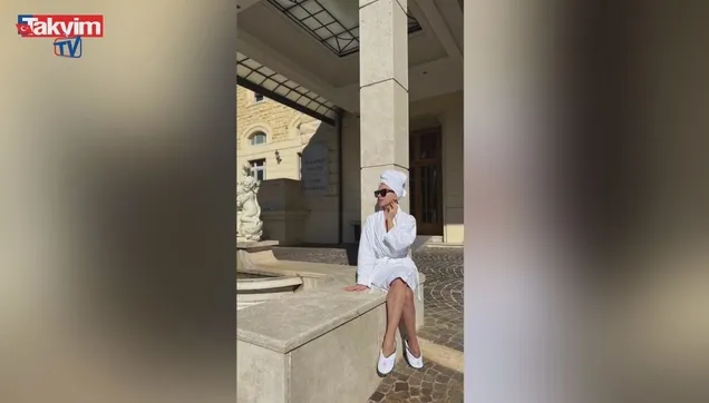 Hadise'den peş peşe paylaşımlar! Önce duştan sonra bornozla...